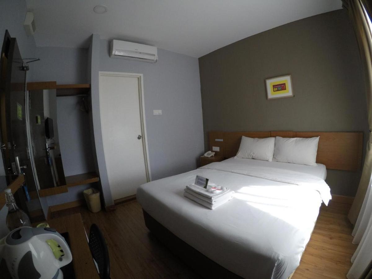Golden Leaf Boutique Hotel Nusa Idaman Formerly Known As Ariana Hotel Johor Bahru Exteriör bild