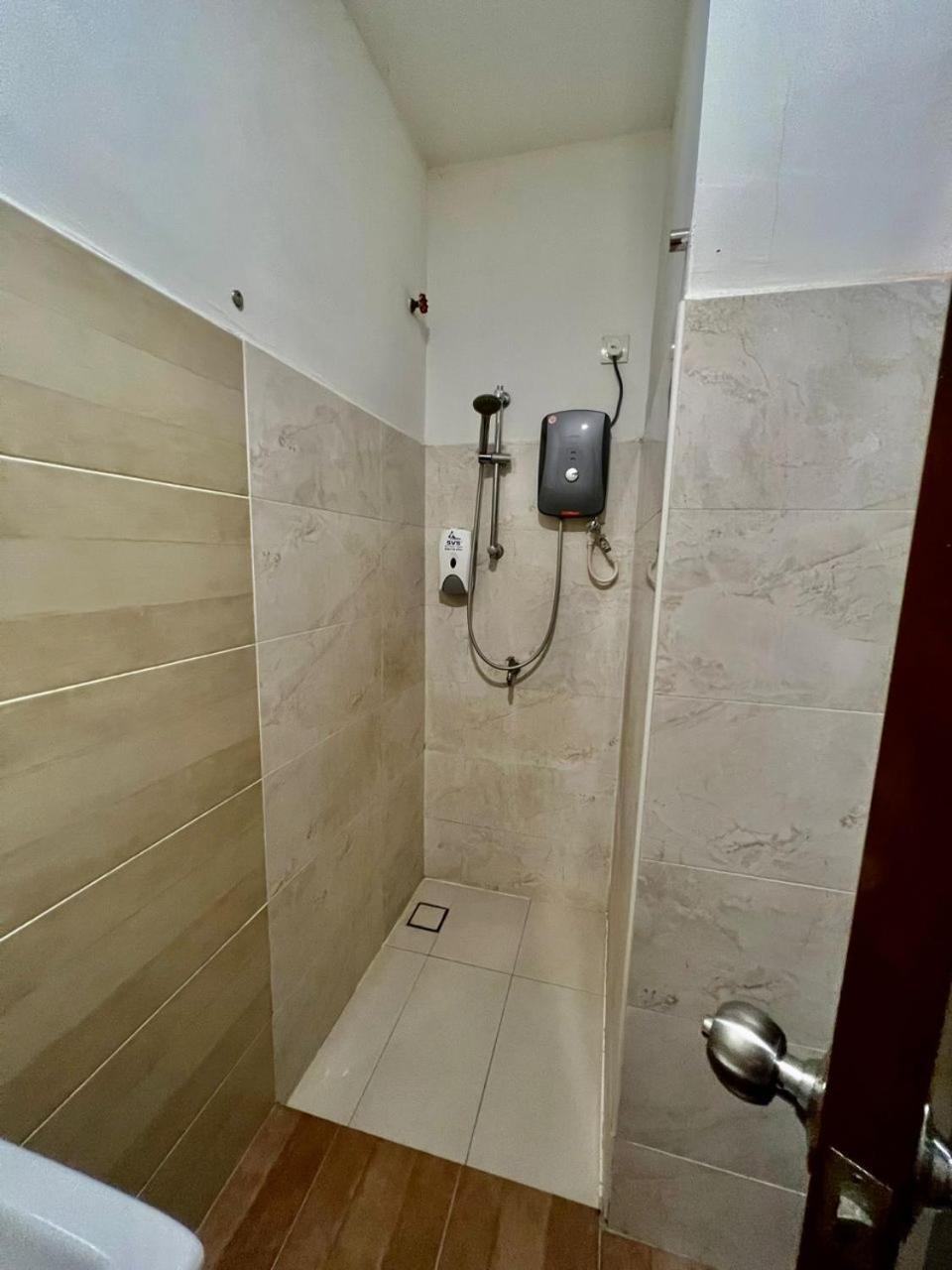 Golden Leaf Boutique Hotel Nusa Idaman Formerly Known As Ariana Hotel Johor Bahru Exteriör bild