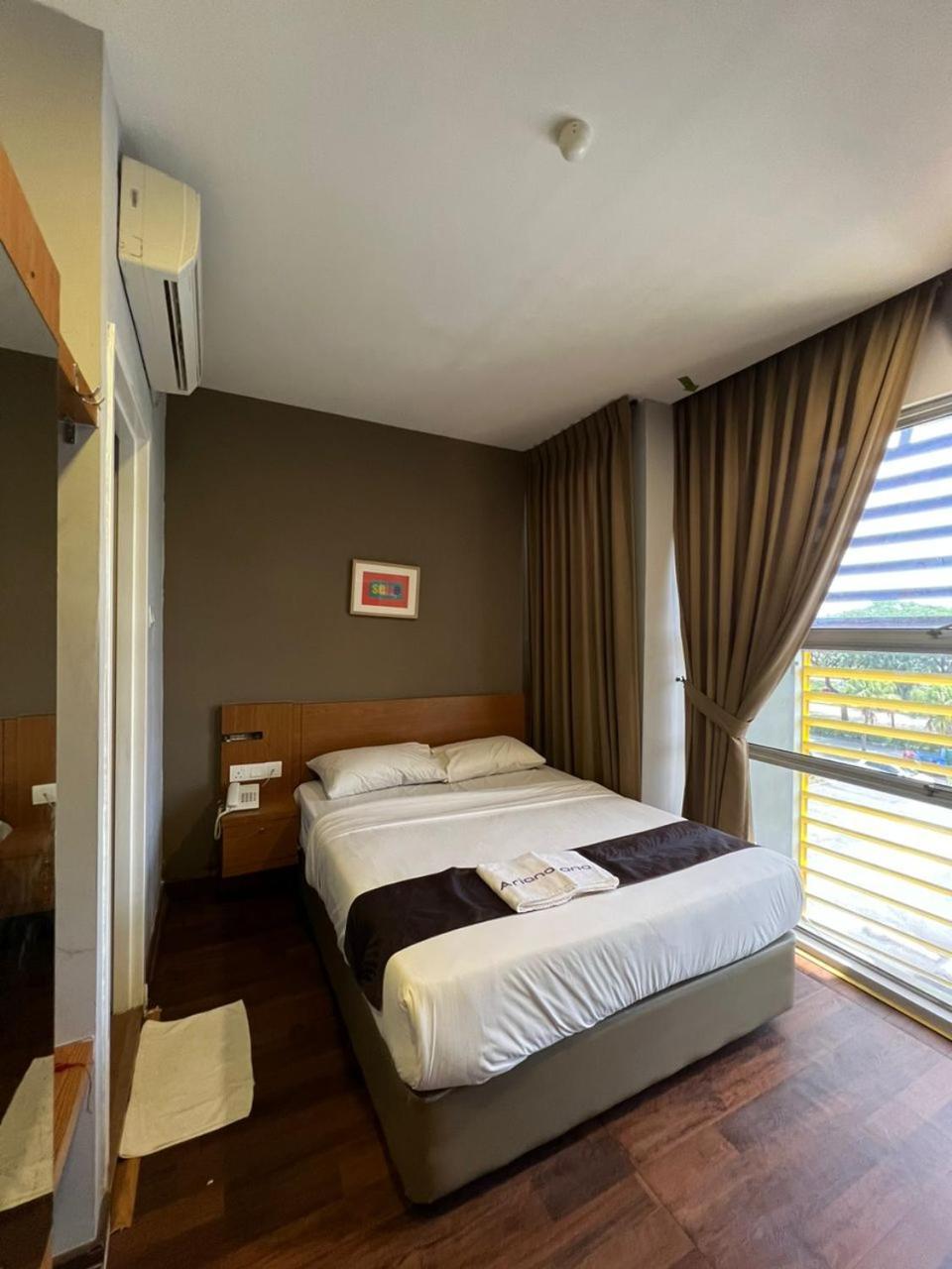 Golden Leaf Boutique Hotel Nusa Idaman Formerly Known As Ariana Hotel Johor Bahru Exteriör bild